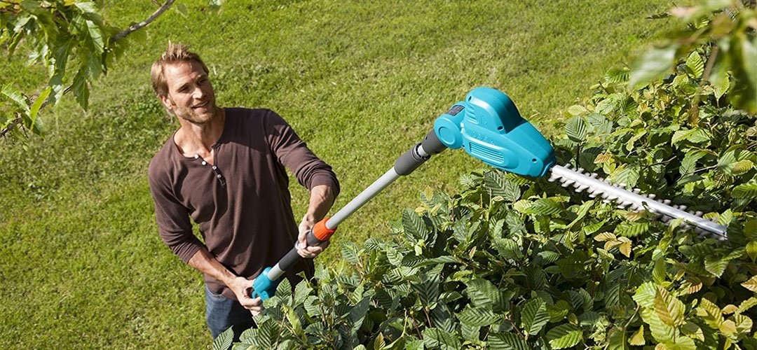 Best Cordless Hedge Trimmers Banner Image